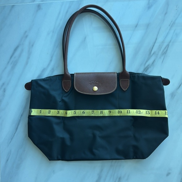 Longchamp new w/o tags. It’s either a dark gray or black. - Picture 10 of 13